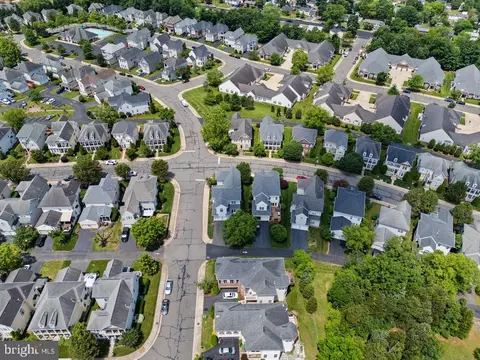 View/Area - 8341 Tillett Loop, Manassas, VA 20110 photo 3 of 8