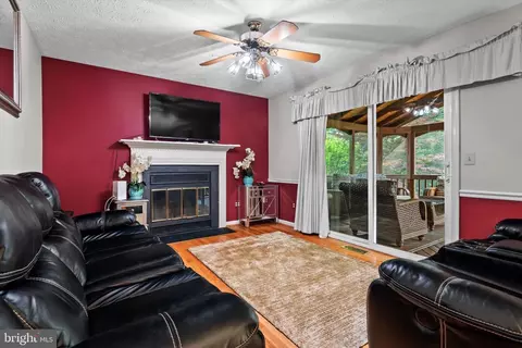 10462 Brackets Ford Cir, Manassas, VA 20110 photo 11
