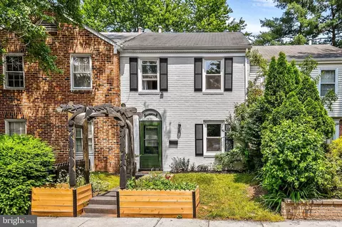 9821 Maury Ln, Manassas, VA 20110