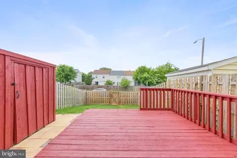 Exterior - 8995 Patterson Pl, Manassas, VA 20110 photo 3 of 5