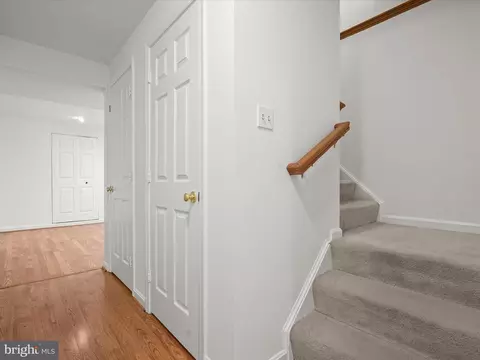 Entry Way - 10267 Cedar Ridge Dr, Manassas, VA 20110 photo 7 of 8