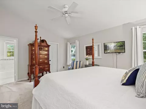 Bedroom - 10267 Cedar Ridge Dr, Manassas, VA 20110 photo 4 of 14