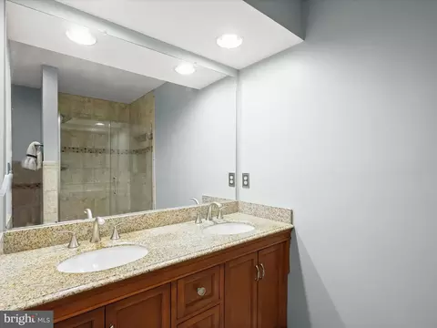 Bath - 10267 Cedar Ridge Dr, Manassas, VA 20110 photo 5 of 8