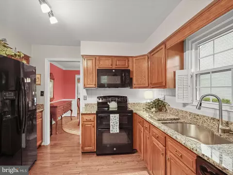 Kitchen - 10267 Cedar Ridge Dr, Manassas, VA 20110 photo 2 of 5