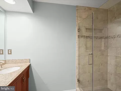 Bath - 10267 Cedar Ridge Dr, Manassas, VA 20110 photo 4 of 8