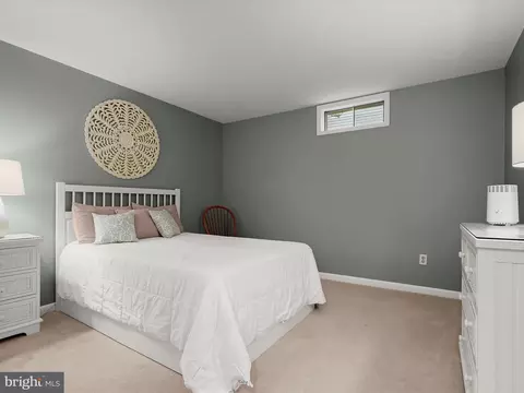 Bedroom - 10267 Cedar Ridge Dr, Manassas, VA 20110 photo 12 of 14