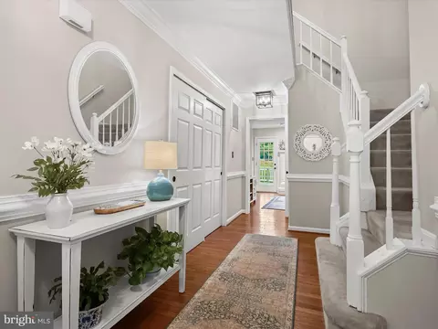 Entry Way - 10267 Cedar Ridge Dr, Manassas, VA 20110 photo 4 of 8