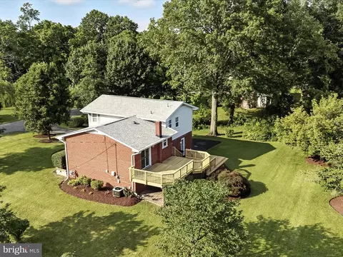 Exterior - 8917 Virginia Ave, Manassas, VA 20110 photo 16 of 25