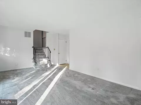 Living - 8917 Virginia Ave, Manassas, VA 20110 photo 6 of 8