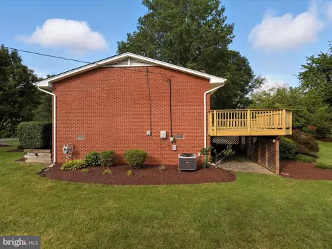 Exterior - 8917 Virginia Ave, Manassas, VA 20110 photo 13 of 25