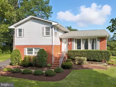 8917 Virginia Ave, Manassas, VA 20110