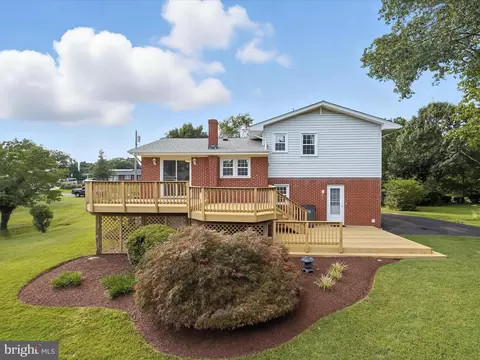 Exterior - 8917 Virginia Ave, Manassas, VA 20110 photo 9 of 25