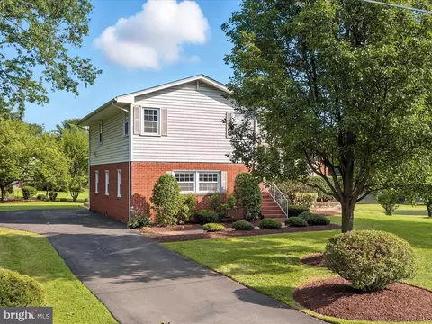 Exterior - 8917 Virginia Ave, Manassas, VA 20110 photo 3 of 25