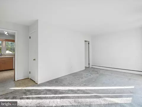 Living - 8917 Virginia Ave, Manassas, VA 20110 photo 5 of 8