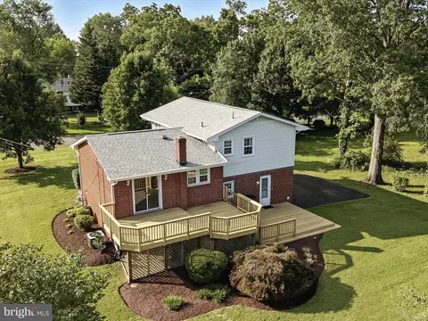 Exterior - 8917 Virginia Ave, Manassas, VA 20110 photo 18 of 25