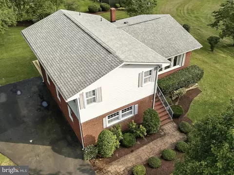 View/Area - 8917 Virginia Ave, Manassas, VA 20110 photo 1 of 12