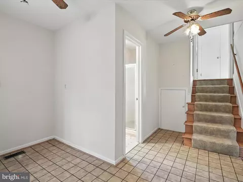 Entry Way - 8917 Virginia Ave, Manassas, VA 20110 photo 2 of 3
