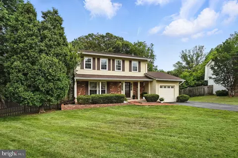 8953 Jasmine Ct, Manassas, VA 20110