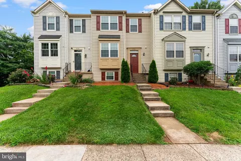 8761 Deblanc Pl, Manassas, VA 20110