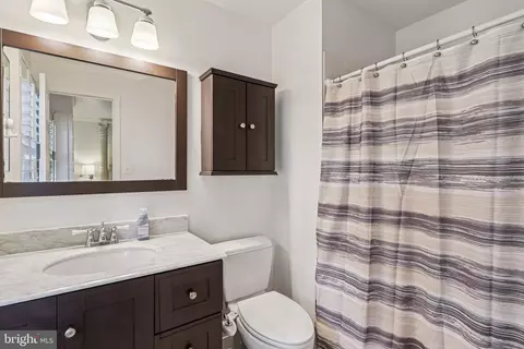 Bath - 8933 Rolling Rd, Manassas, VA 20110 photo 6 of 7