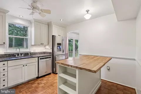 Kitchen - 8933 Rolling Rd, Manassas, VA 20110 photo 2 of 5