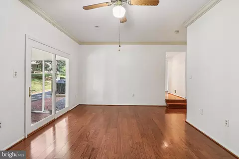 Living - 8933 Rolling Rd, Manassas, VA 20110 photo 8 of 8