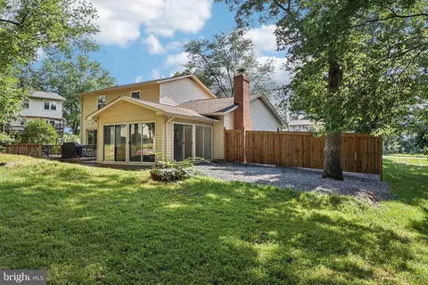 Exterior - 8933 Rolling Rd, Manassas, VA 20110 photo 14 of 16