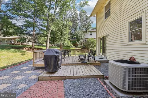 Exterior - 8933 Rolling Rd, Manassas, VA 20110 photo 10 of 16