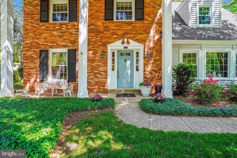 8659 Weir St, Manassas, VA 20110 photo 2
