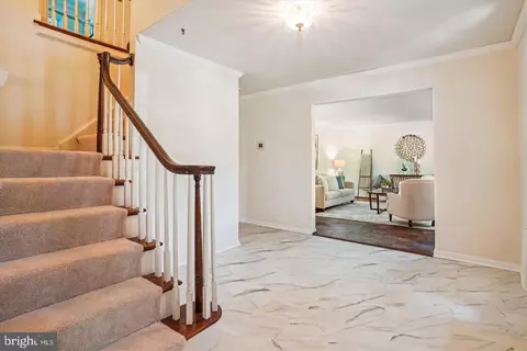 8659 Weir St, Manassas, VA 20110 photo 3