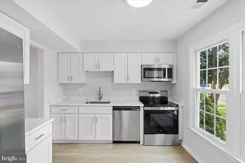 9155 Kershaw Ct, Manassas, VA 20110 photo 5