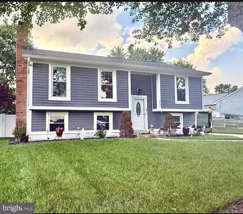 9444 Corey Dr, Manassas, VA 20110