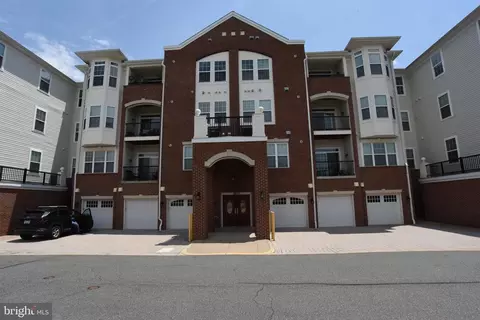 10275 Fountain Cir #206, Manassas, VA 20110