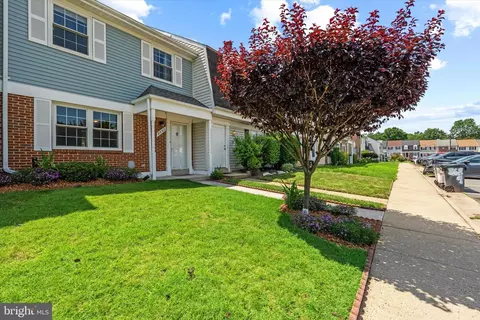 8695 Carlton Dr, Manassas, VA 20110