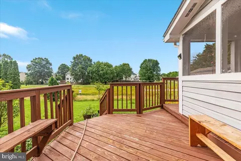 Exterior - 8683 Nagle St, Manassas, VA 20110 photo 4 of 14