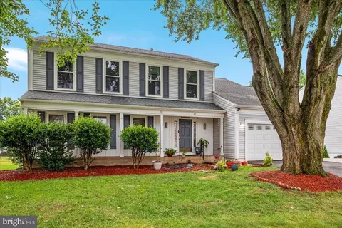 Exterior - 8683 Nagle St, Manassas, VA 20110 photo 7 of 14