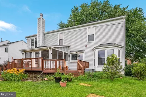 Exterior - 8683 Nagle St, Manassas, VA 20110 photo 6 of 14