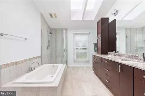 Bath - 8683 Nagle St, Manassas, VA 20110 photo 4 of 6