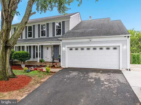 Exterior - 8683 Nagle St, Manassas, VA 20110 photo 10 of 14