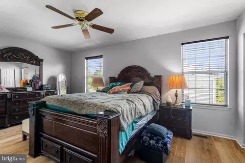 Bedroom - 8743 Deblanc Pl, Manassas, VA 20110 photo 2 of 8