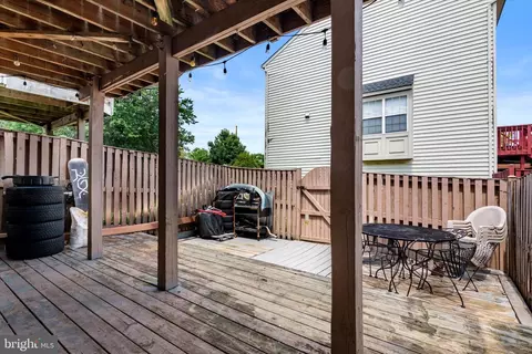Exterior - 8743 Deblanc Pl, Manassas, VA 20110 photo 5 of 6
