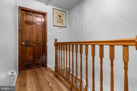 Entry Way - 8743 Deblanc Pl, Manassas, VA 20110 photo 5 of 6