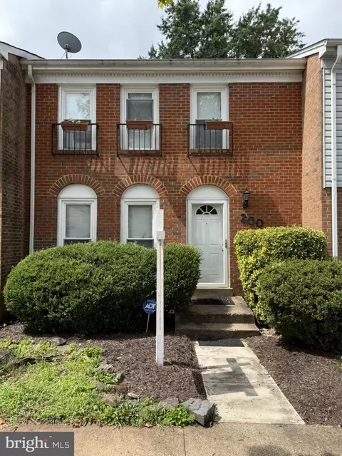 9200 Laurelwood Ct, Manassas, VA 20110