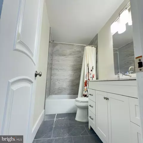 Bath - 9913 Hampton Rd, Manassas, VA 20110 photo 2 of 2