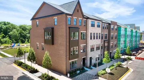 9669 Swallowtail Ln, Manassas, VA 20110
