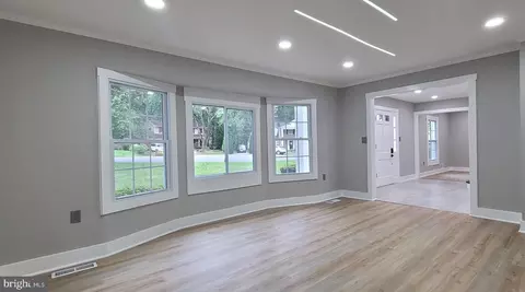 8653 Weir St, Manassas, VA 20110 photo 6