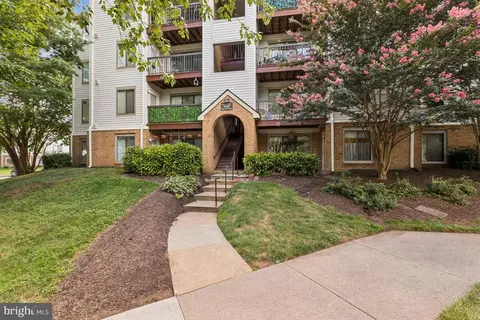 9559 Coggs Bill Dr #102, Manassas, VA 20110