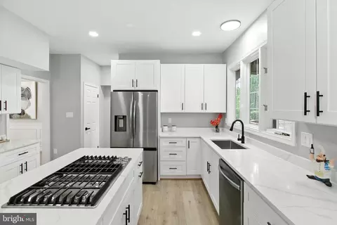 8645 Beck Ln, Manassas, VA 20110 photo 28