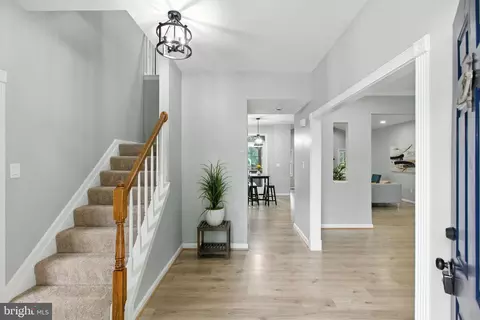 8645 Beck Ln, Manassas, VA 20110 photo 3