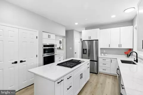 8645 Beck Ln, Manassas, VA 20110 photo 25